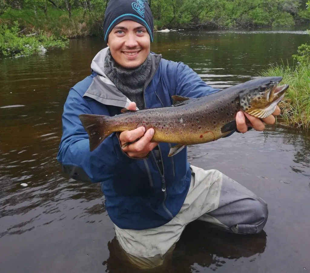Opplev Fantastisk Ørretfiske i Finnmark
